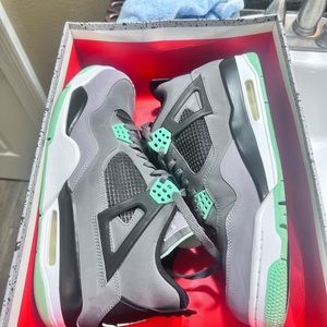 Brand new pair jordan 4 glows